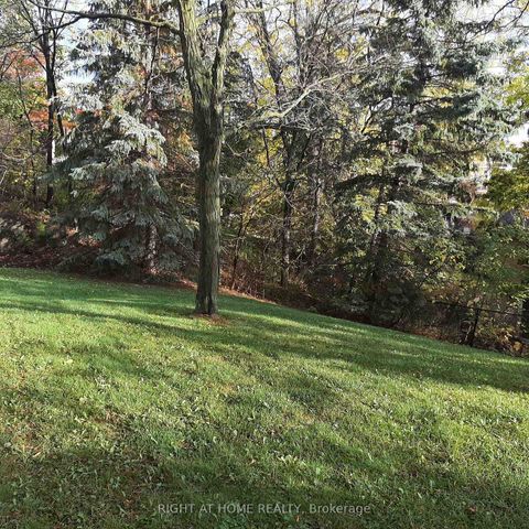 Photo 29 at 17 - 37 Old Firehall Lane, West Woodbridge, Vaughan