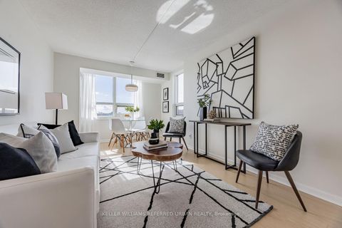 Photo 11 at 511 - 4 Elsinore Path, New Toronto, Toronto