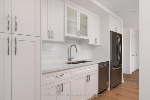 Photo 3 at 1111 - 3000 Bathurst Street, Lawrence, Toronto