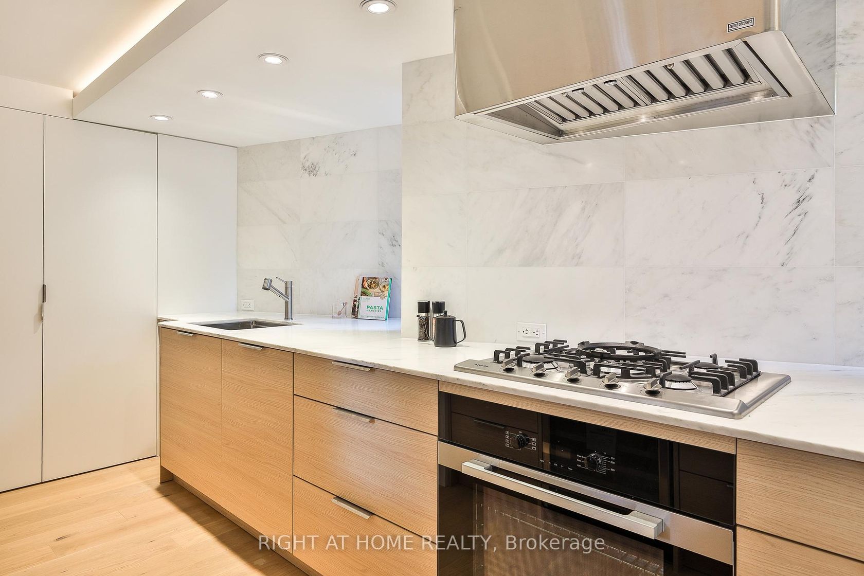 Photo 9 at PH 7 - 225 Brunswick Avenue, University, Toronto Photo 9 at PH 7 - 225 Brunswick Avenue, University, Toronto