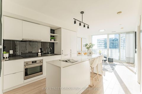 Photo 2 at 3809 - 100 Harbour Street, Waterfront Communities C1, Toronto