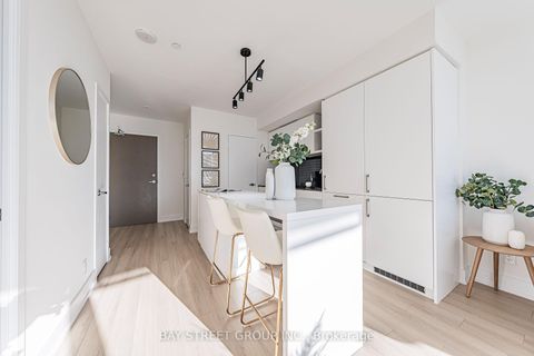 Photo 3 at 3809 - 100 Harbour Street, Waterfront Communities C1, Toronto