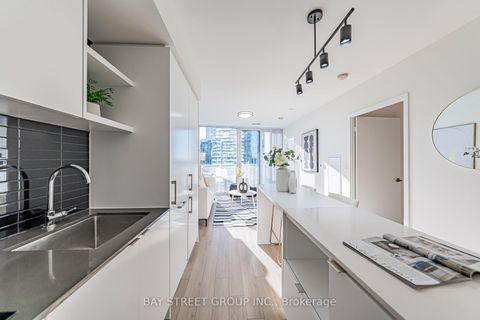 Photo 7 at 3809 - 100 Harbour Street, Waterfront Communities C1, Toronto