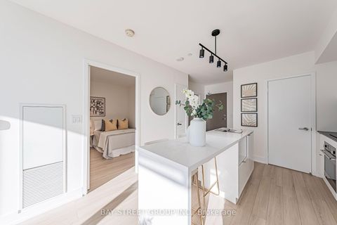 Photo 11 at 3809 - 100 Harbour Street, Waterfront Communities C1, Toronto