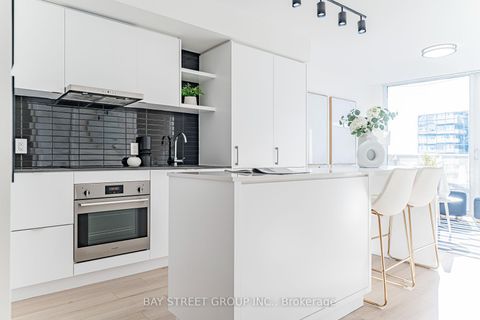 Photo 13 at 3809 - 100 Harbour Street, Waterfront Communities C1, Toronto