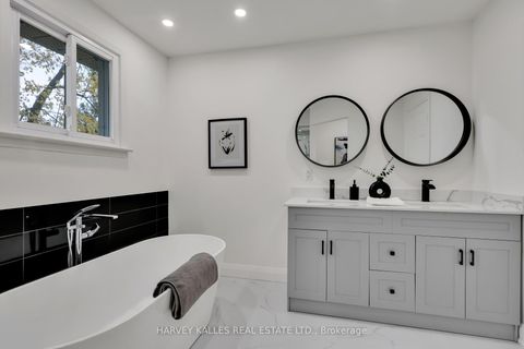 Photo 29 at 40 Rondeau Drive, Hillcrest Village, Toronto