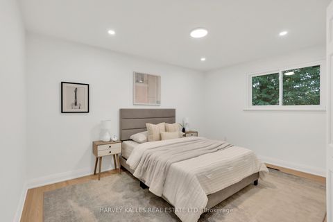 Photo 34 at 40 Rondeau Drive, Hillcrest Village, Toronto