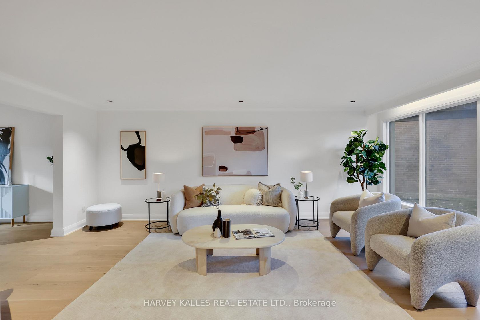 Photo 4 at 40 Rondeau Drive, Hillcrest Village, Toronto Photo 4 at 40 Rondeau Drive, Hillcrest Village, Toronto