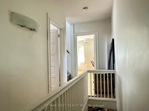 Photo 10 at 221 Albany Avenue, Annex, Toronto