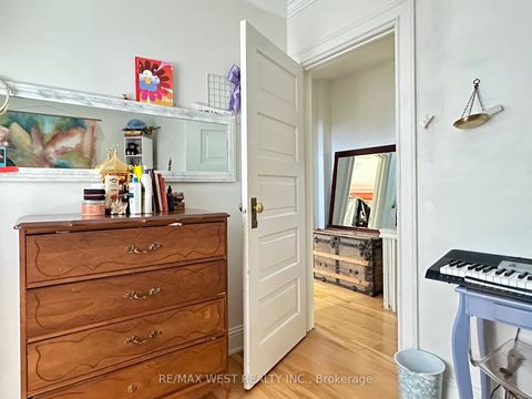 Photo 12 at 221 Albany Avenue, Annex, Toronto