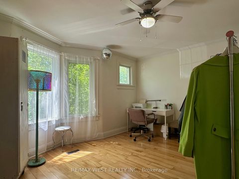 Photo 17 at 221 Albany Avenue, Annex, Toronto