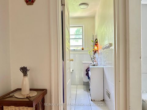 Photo 18 at 221 Albany Avenue, Annex, Toronto