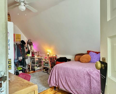 Photo 20 at 221 Albany Avenue, Annex, Toronto