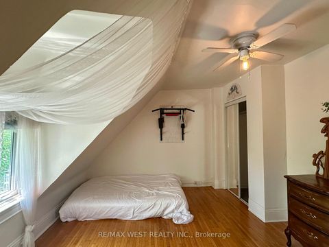 Photo 21 at 221 Albany Avenue, Annex, Toronto