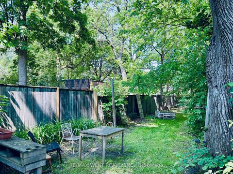 Photo 25 at 221 Albany Avenue, Annex, Toronto