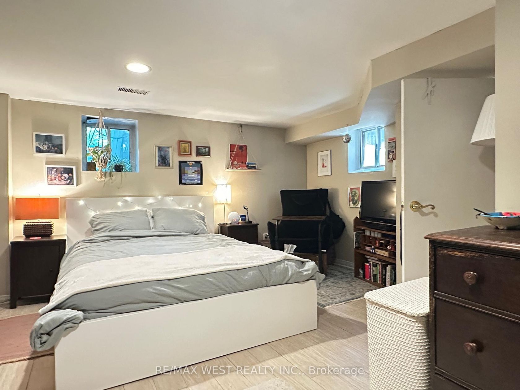 Photo 7 at 221 Albany Avenue, Annex, Toronto Photo 7 at 221 Albany Avenue, Annex, Toronto