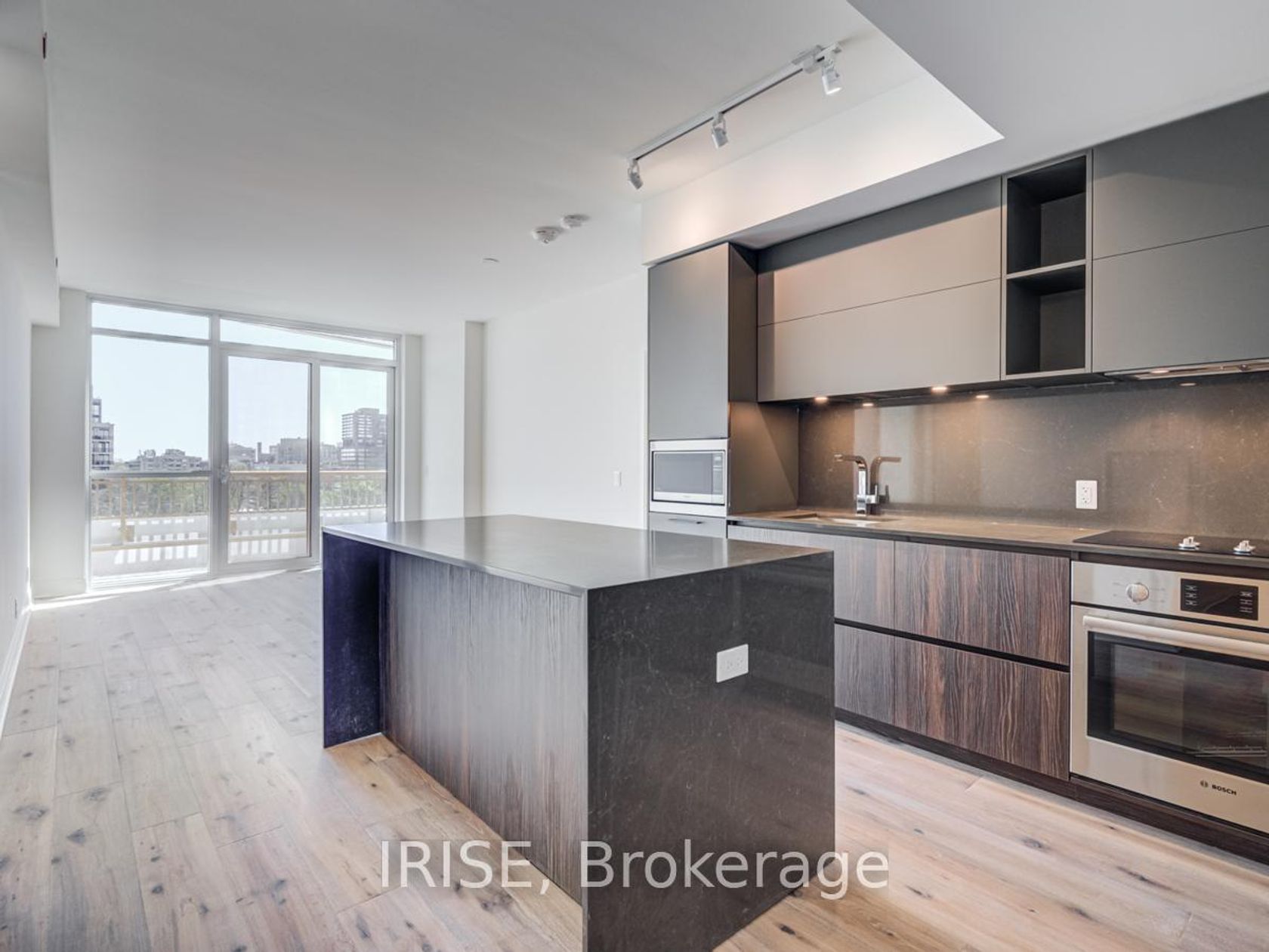 Photo 8 at 705 - 151 Avenue Road, Annex, Toronto Photo 8 at 705 - 151 Avenue Road, Annex, Toronto