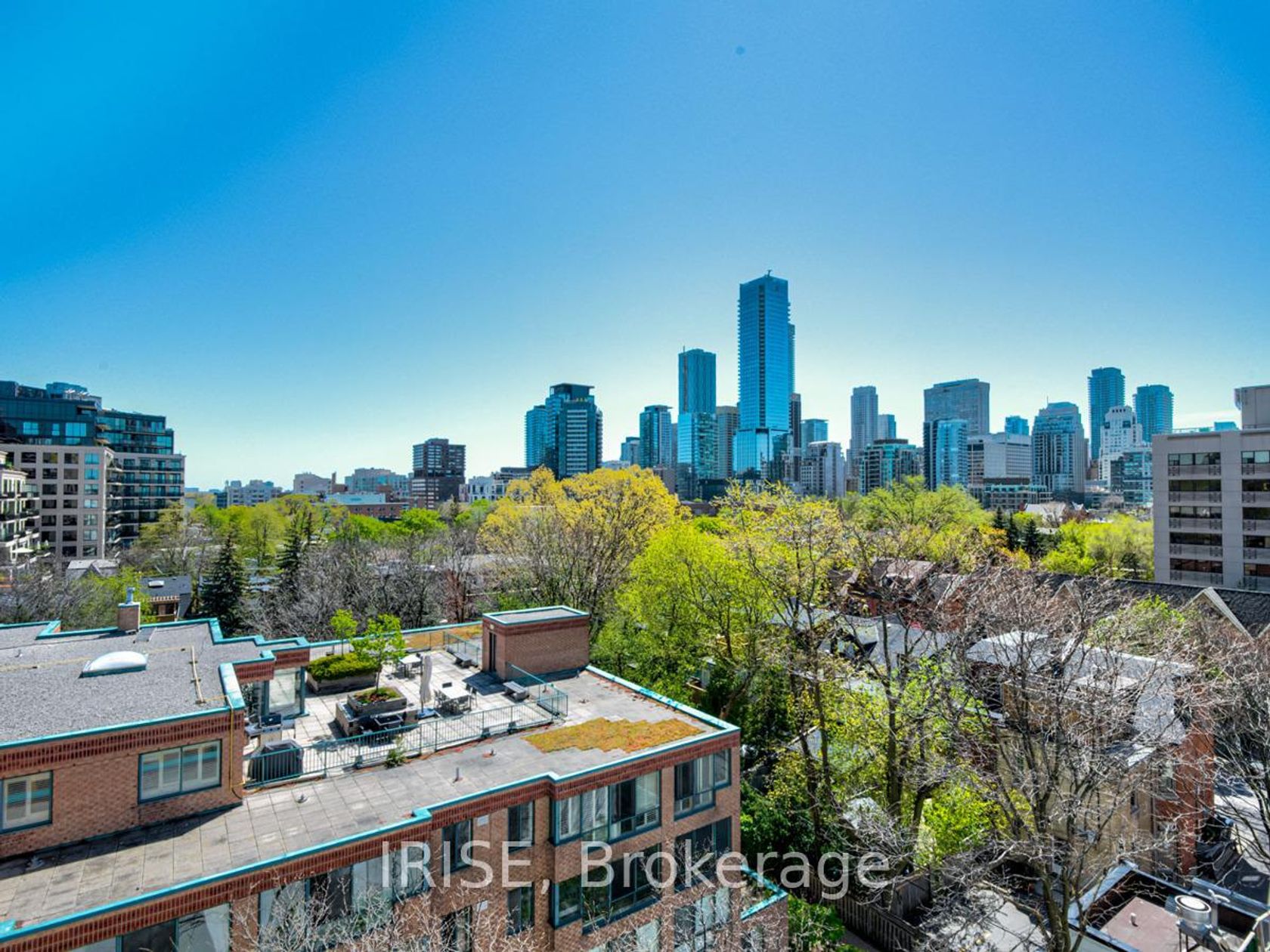 Photo 17 at 705 - 151 Avenue Road, Annex, Toronto Photo 17 at 705 - 151 Avenue Road, Annex, Toronto