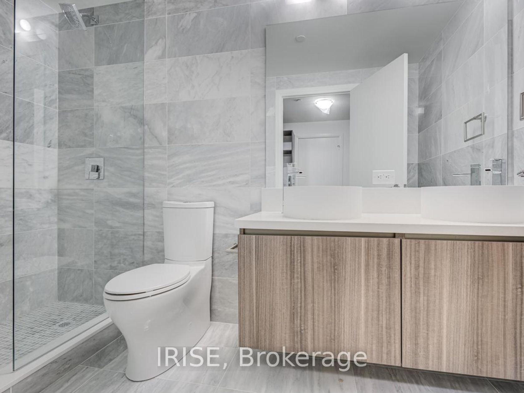 Photo 20 at 705 - 151 Avenue Road, Annex, Toronto Photo 20 at 705 - 151 Avenue Road, Annex, Toronto