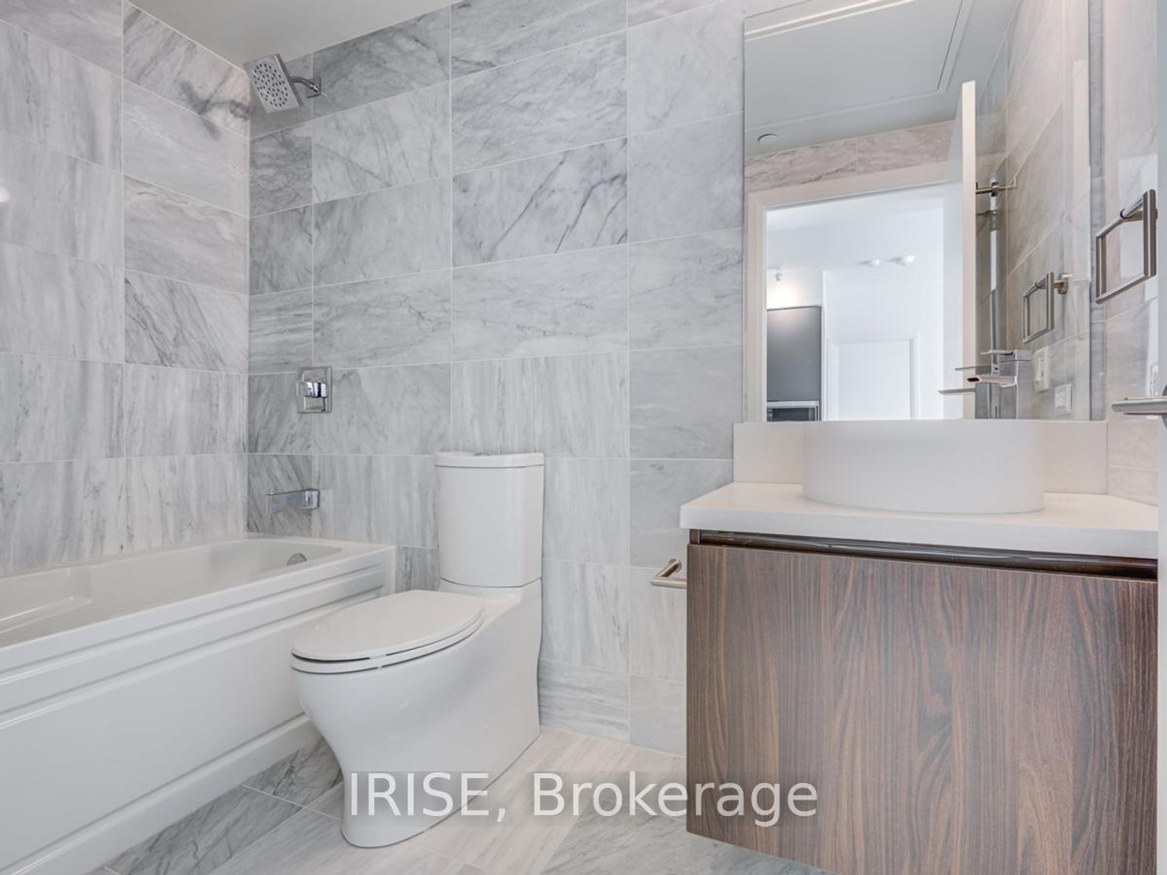 Photo 23 at 705 - 151 Avenue Road, Annex, Toronto Photo 23 at 705 - 151 Avenue Road, Annex, Toronto