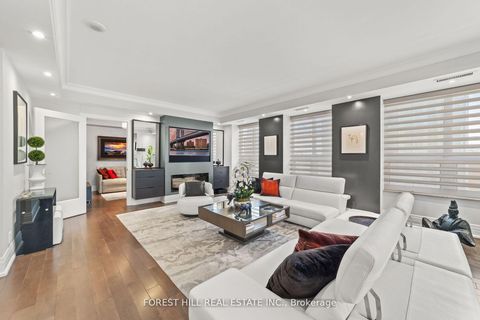 Photo 3 at 1001 - 68 Yorkville Avenue, Annex, Toronto