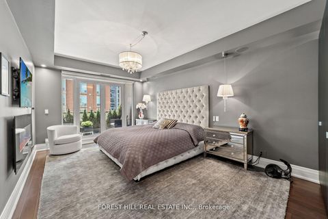 Photo 13 at 1001 - 68 Yorkville Avenue, Annex, Toronto