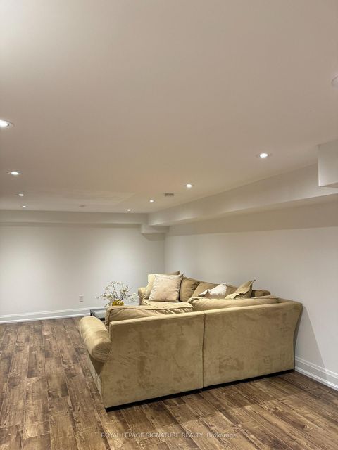 Photo 19 at 30 Chiswell Crescent, Willowdale East, Toronto