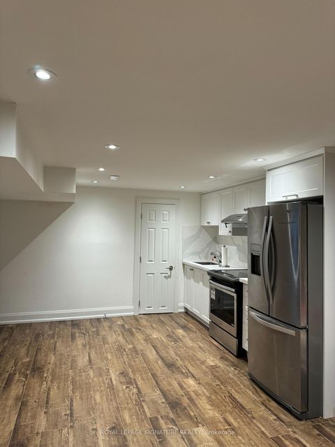 Photo 20 at 30 Chiswell Crescent, Willowdale East, Toronto