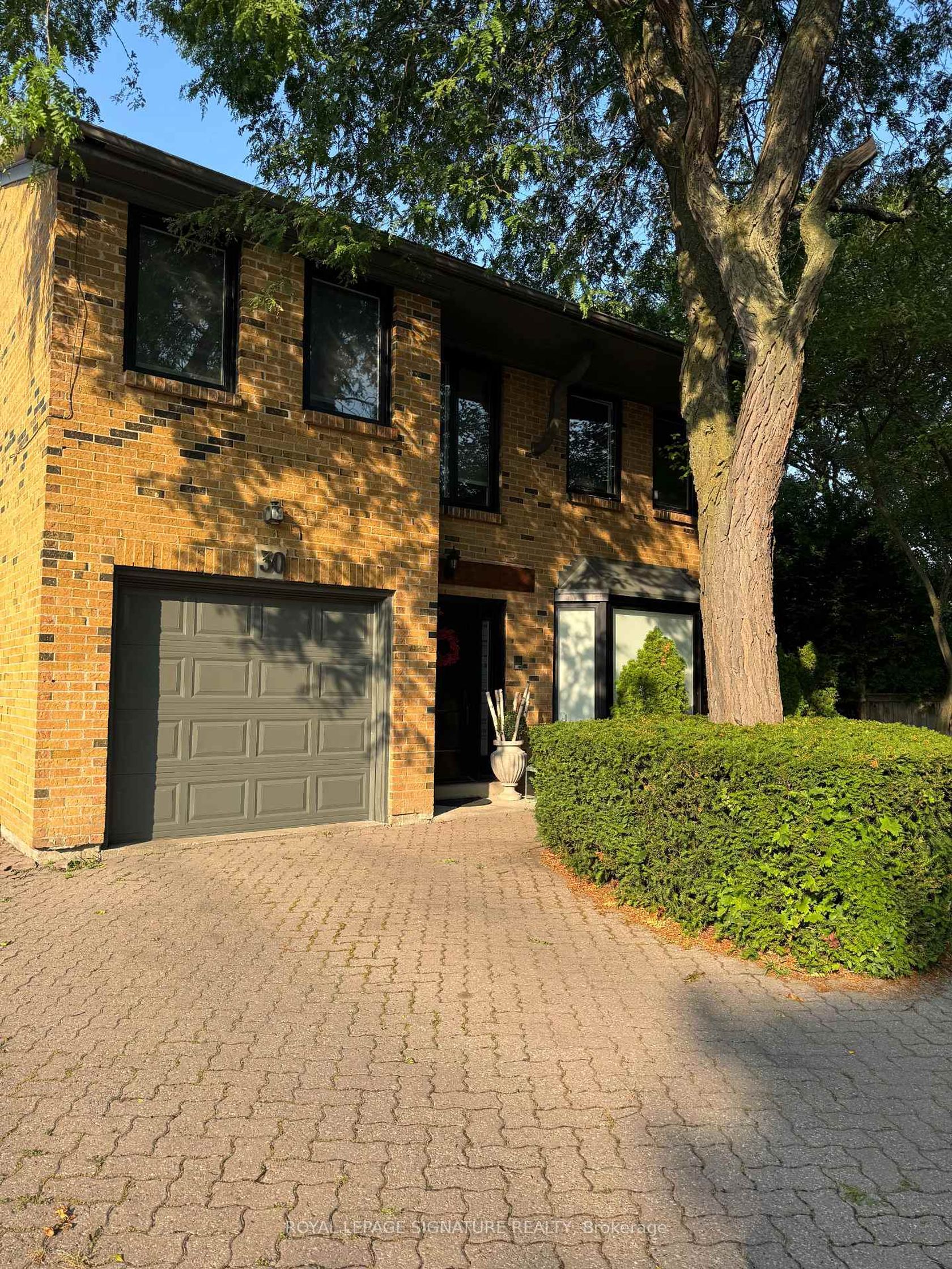 30 Chiswell Crescent, Willowdale East, Toronto photo number 2