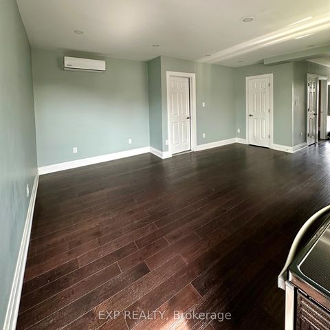 Photo 7 at 6 Lapp Street, Smythe, Toronto