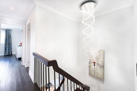 Photo 9 at 8 Greenbelt Crescent, North Richvale, Richmond Hill