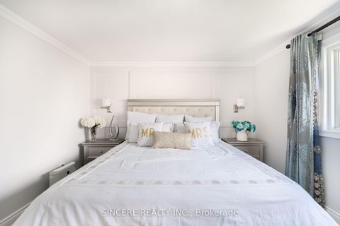 Photo 11 at 8 Greenbelt Crescent, North Richvale, Richmond Hill