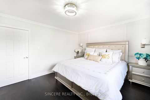 Photo 12 at 8 Greenbelt Crescent, North Richvale, Richmond Hill