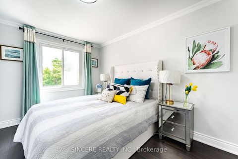 Photo 13 at 8 Greenbelt Crescent, North Richvale, Richmond Hill