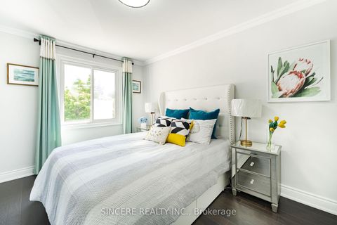 Photo 14 at 8 Greenbelt Crescent, North Richvale, Richmond Hill