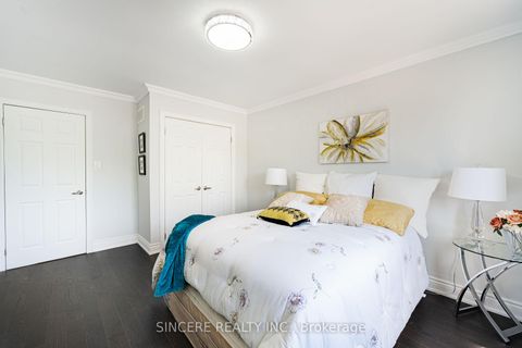 Photo 16 at 8 Greenbelt Crescent, North Richvale, Richmond Hill