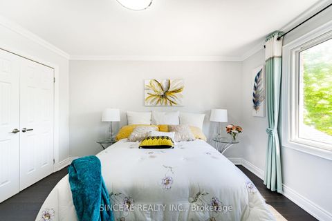 Photo 17 at 8 Greenbelt Crescent, North Richvale, Richmond Hill