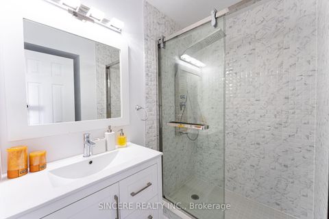 Photo 18 at 8 Greenbelt Crescent, North Richvale, Richmond Hill