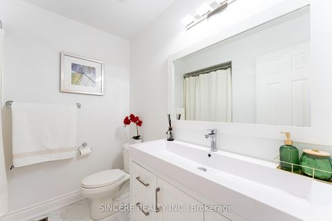 Photo 20 at 8 Greenbelt Crescent, North Richvale, Richmond Hill