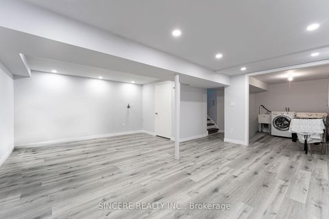 Photo 22 at 8 Greenbelt Crescent, North Richvale, Richmond Hill