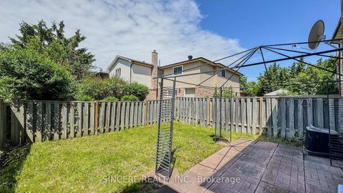 Photo 23 at 8 Greenbelt Crescent, North Richvale, Richmond Hill