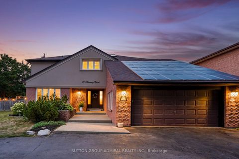 Photo 1 at 18 Tannery Court, Mill Pond, Richmond Hill