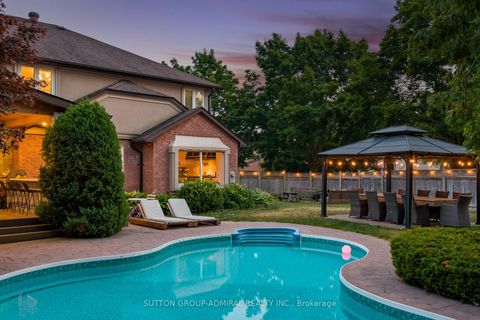 Photo 3 at 18 Tannery Court, Mill Pond, Richmond Hill