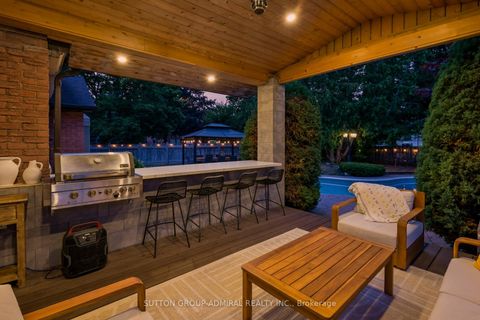 Photo 4 at 18 Tannery Court, Mill Pond, Richmond Hill