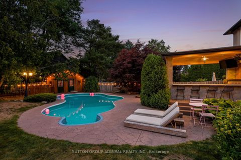 Photo 7 at 18 Tannery Court, Mill Pond, Richmond Hill