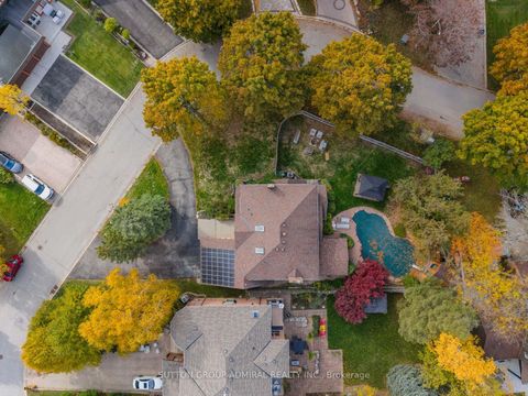 Photo 8 at 18 Tannery Court, Mill Pond, Richmond Hill