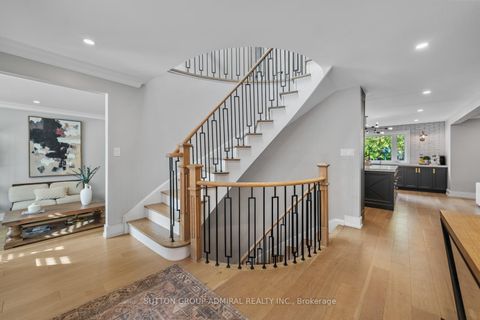 Photo 12 at 18 Tannery Court, Mill Pond, Richmond Hill