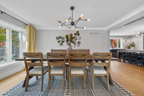 Photo 17 at 18 Tannery Court, Mill Pond, Richmond Hill