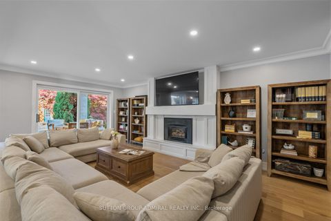 Photo 19 at 18 Tannery Court, Mill Pond, Richmond Hill