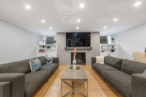 Photo 42 at 18 Tannery Court, Mill Pond, Richmond Hill